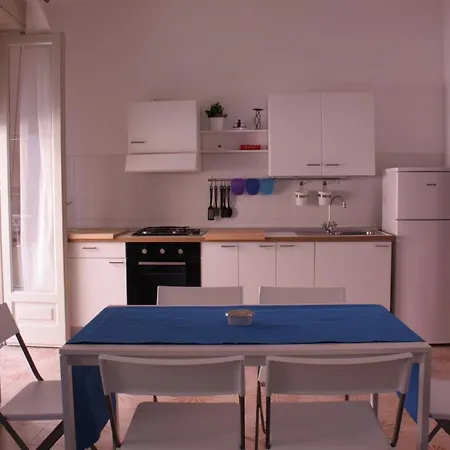 Naxos House * جيارديني ناكسوس